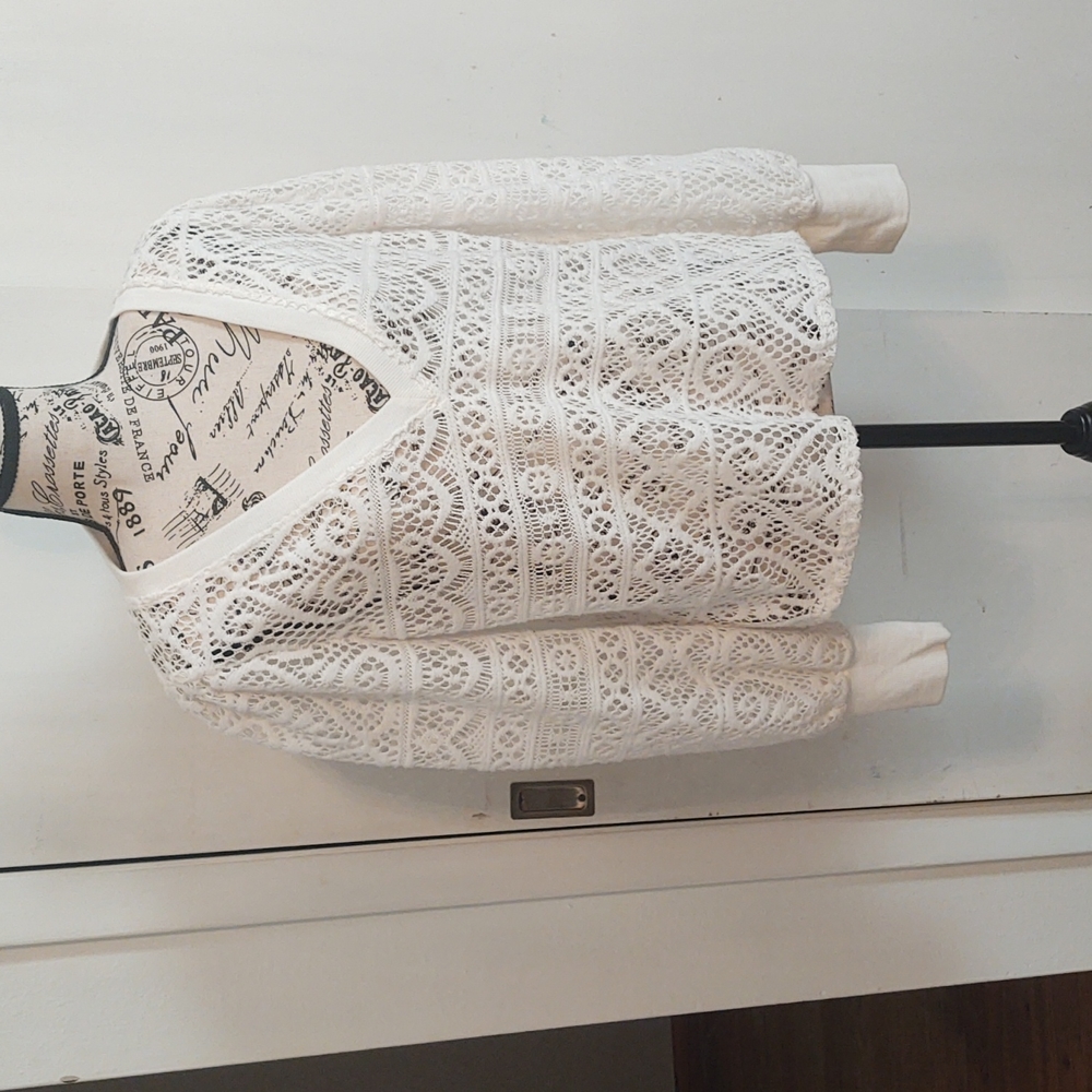 Beautiful 1.State Lacy Crochet Ivory V Neck Sweater